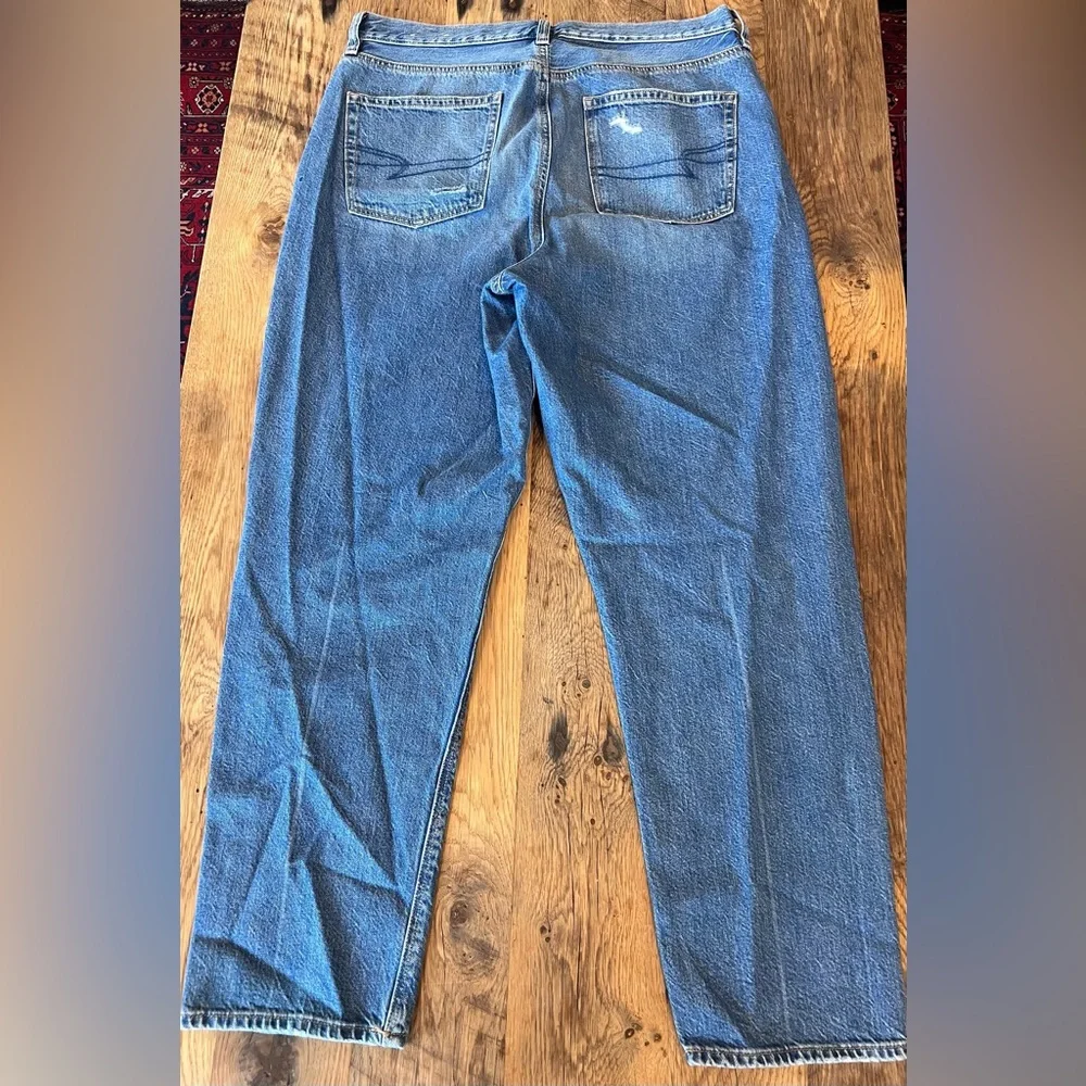 American Eagle Outfitters High Rise Blue Distressed Jeans - Picture 4 of 4